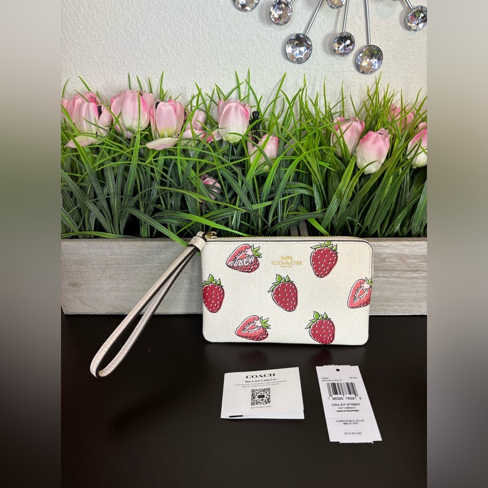 Coach NWT Strawberry 🍓 Print Wristlet with card slots
